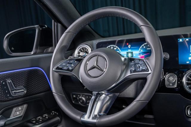 new 2025 Mercedes-Benz GLA 250 car, priced at $44,620