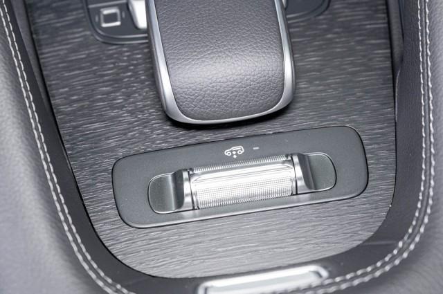 new 2025 Mercedes-Benz GLE 580 car, priced at $105,360