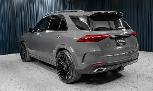 new 2025 Mercedes-Benz GLE 580 car, priced at $105,360