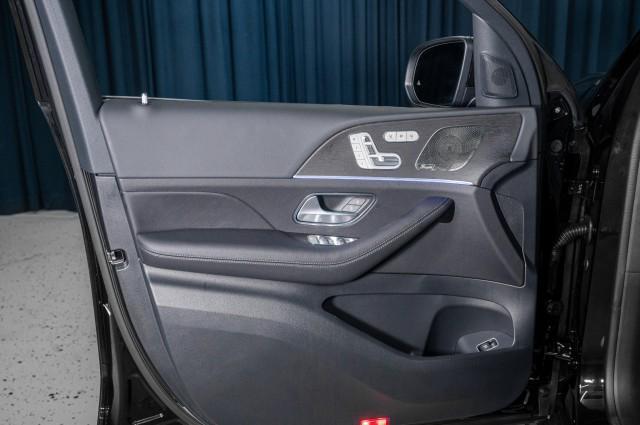 new 2025 Mercedes-Benz GLS 580 car, priced at $119,495