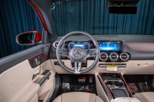 new 2025 Mercedes-Benz GLA 250 car, priced at $49,585