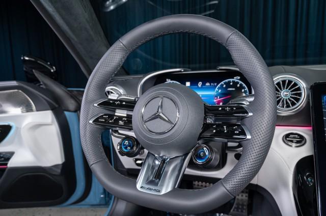 new 2025 Mercedes-Benz AMG SL 55 car, priced at $171,430