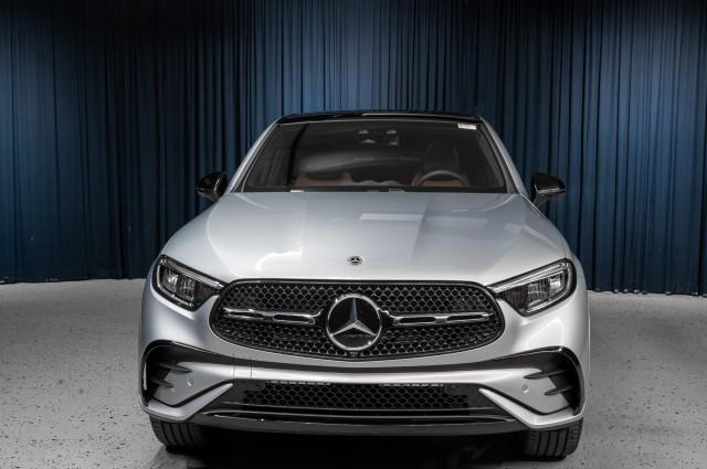 new 2025 Mercedes-Benz GLC 300 car, priced at $69,365