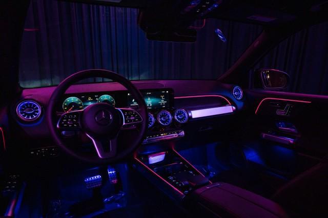 used 2023 Mercedes-Benz GLB 250 car, priced at $30,991