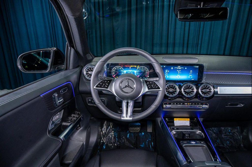 new 2025 Mercedes-Benz GLB 250 car, priced at $47,145