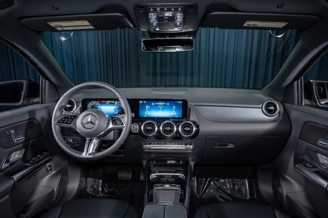 new 2025 Mercedes-Benz GLA 250 car, priced at $42,250