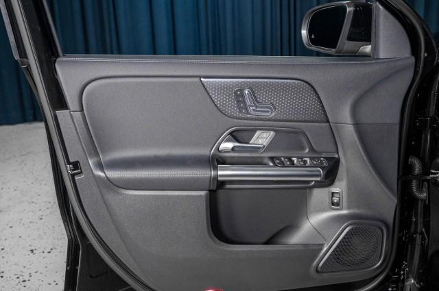 new 2025 Mercedes-Benz GLA 250 car, priced at $42,250