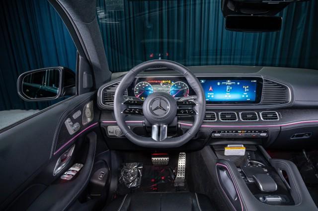 new 2025 Mercedes-Benz GLS 580 car, priced at $123,345