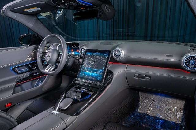 new 2025 Mercedes-Benz AMG SL 43 car, priced at $113,950