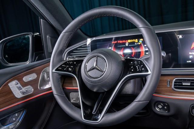 new 2025 Mercedes-Benz GLE 450 car, priced at $82,610