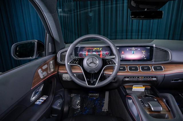 new 2025 Mercedes-Benz GLE 450 car, priced at $82,610