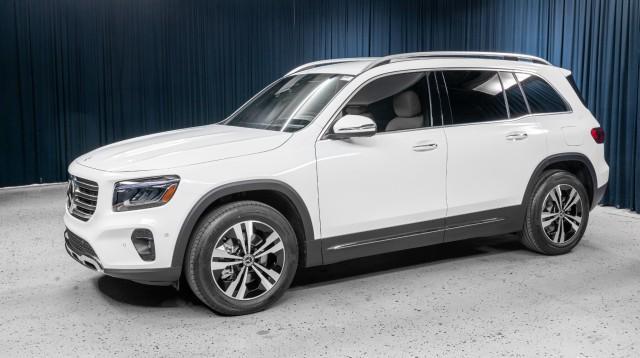 new 2025 Mercedes-Benz GLB 250 car, priced at $47,420