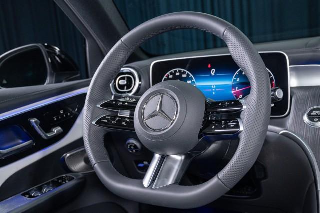 new 2024 Mercedes-Benz GLC 300 car, priced at $59,425