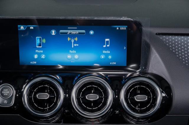 new 2025 Mercedes-Benz GLA 250 car, priced at $42,250