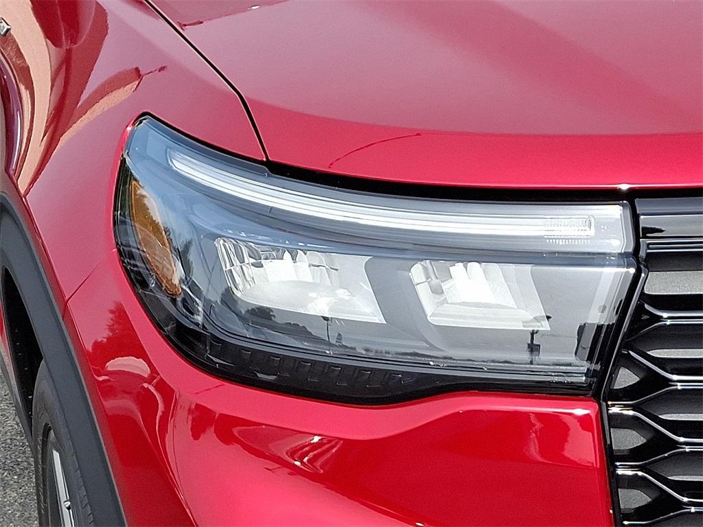 new 2025 Ford Explorer car, priced at $53,770