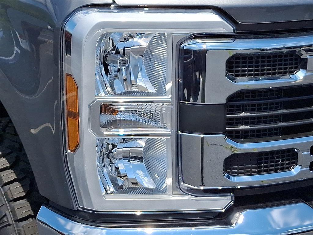 new 2025 Ford F-350 car, priced at $67,520