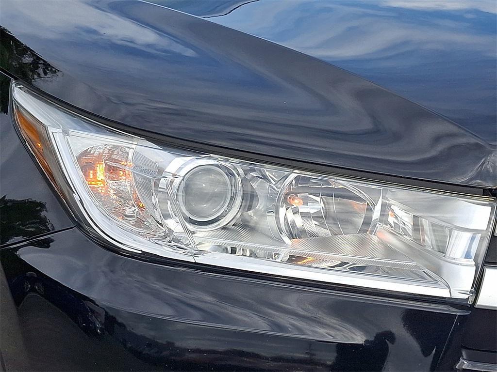 used 2018 Toyota Highlander car, priced at $16,999