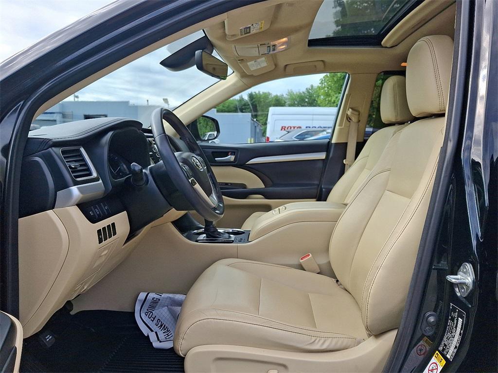 used 2018 Toyota Highlander car, priced at $16,999