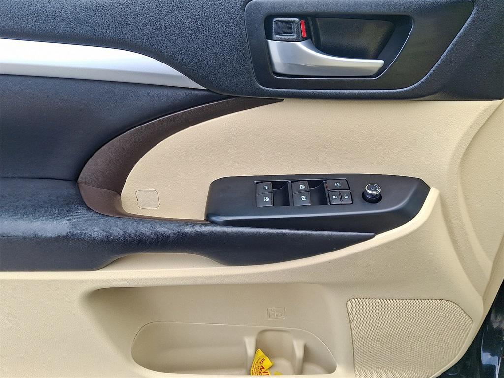 used 2018 Toyota Highlander car, priced at $16,999