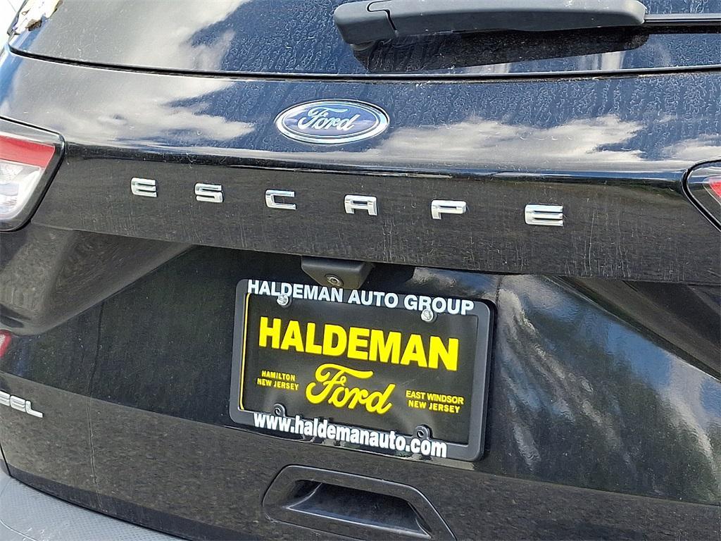 used 2022 Ford Escape car, priced at $24,899