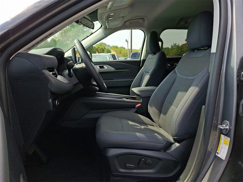 used 2025 Ford Explorer car, priced at $37,995