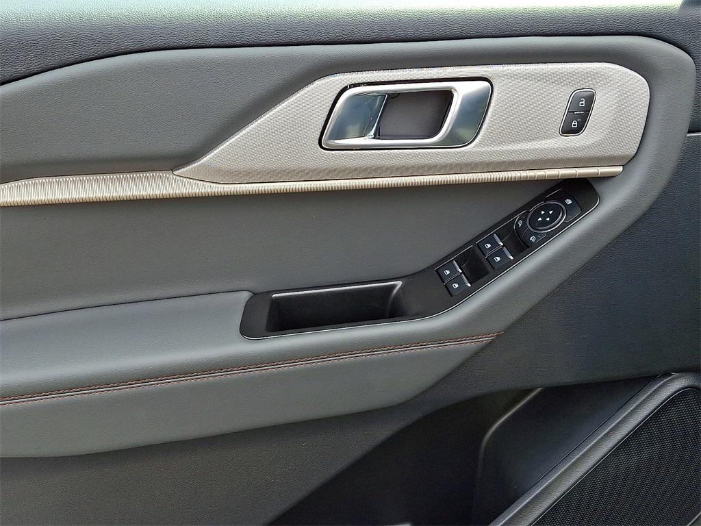 used 2025 Ford Explorer car, priced at $37,995