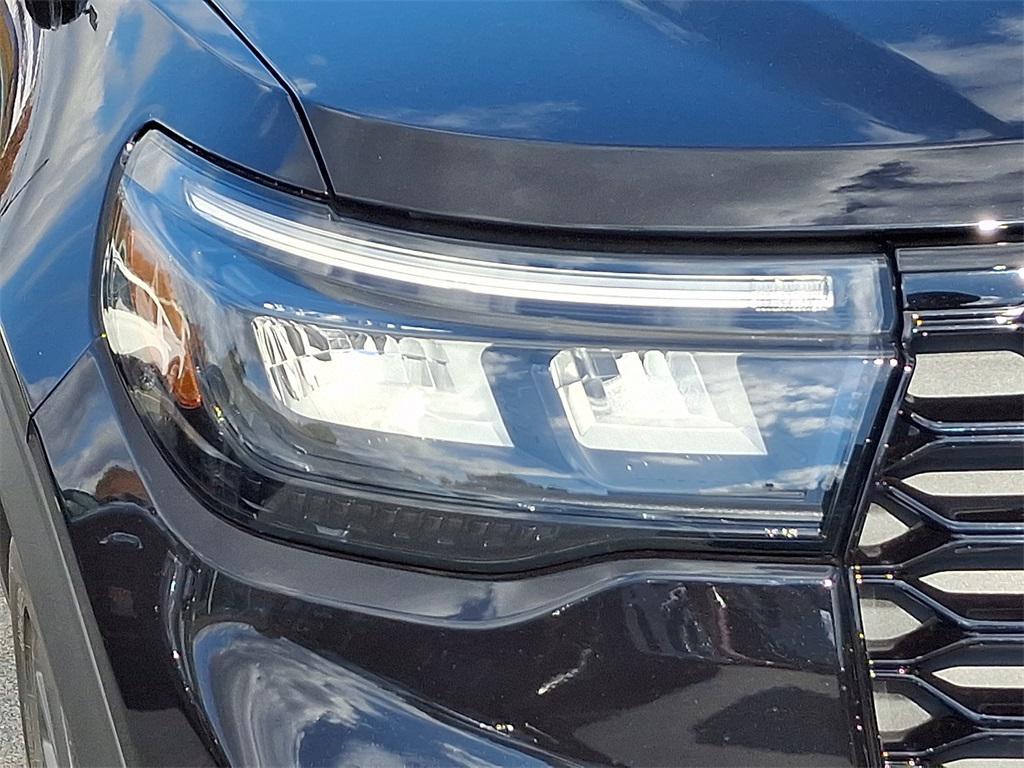 new 2025 Ford Explorer car, priced at $50,220