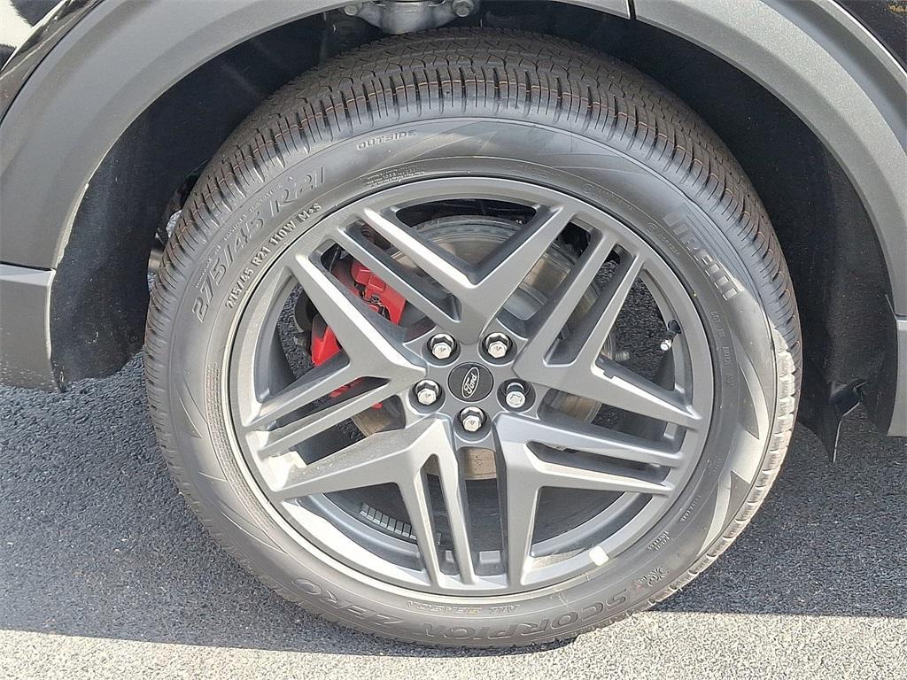 new 2025 Ford Explorer car, priced at $50,220