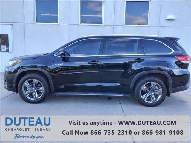 used 2019 Toyota Highlander Hybrid car, priced at $29,900