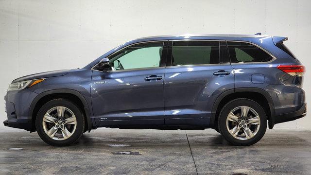 used 2019 Toyota Highlander Hybrid car, priced at $30,991