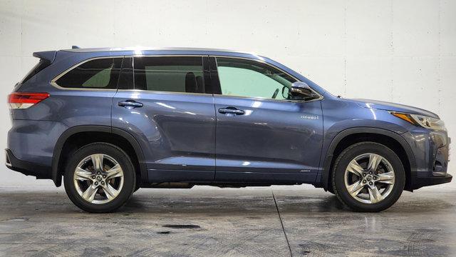 used 2019 Toyota Highlander Hybrid car, priced at $30,991
