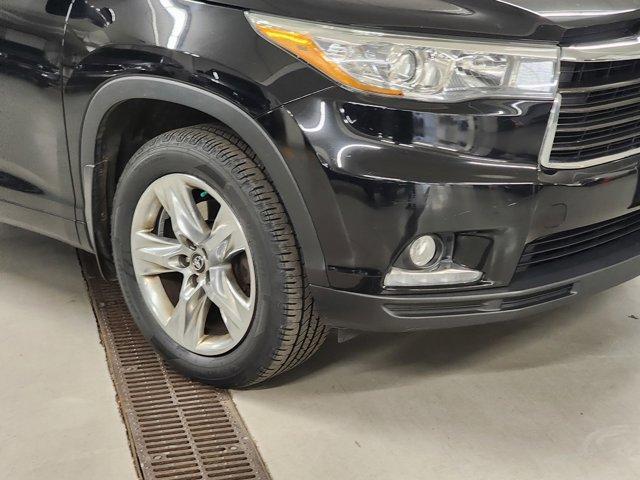 used 2016 Toyota Highlander car, priced at $23,999