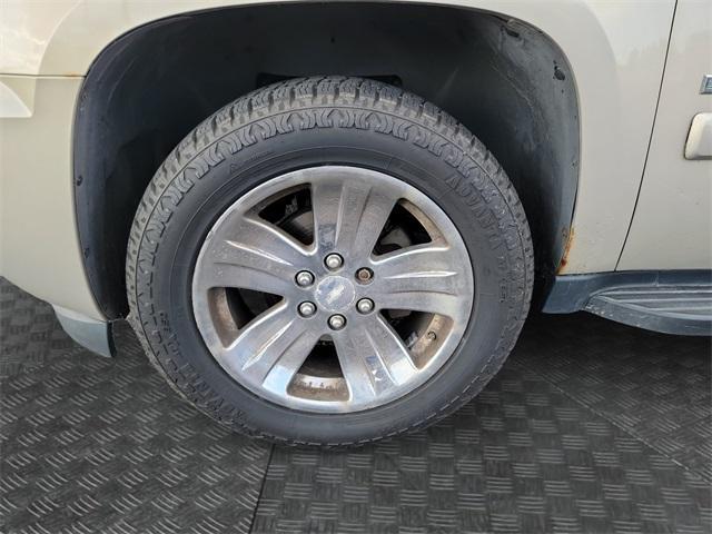 used 2007 Chevrolet Avalanche car, priced at $11,111