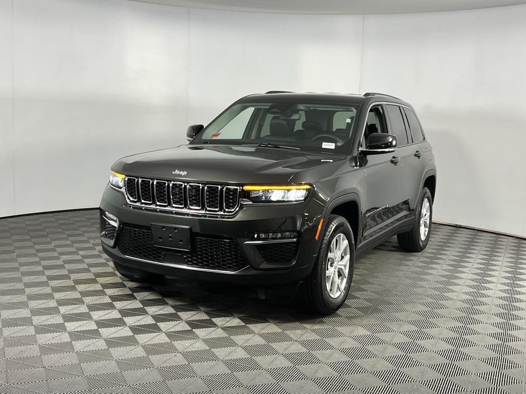 used 2024 Jeep Grand Cherokee car, priced at $33,373
