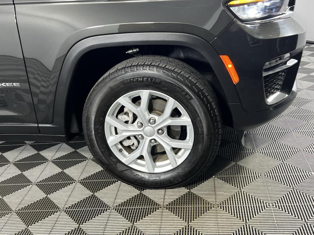used 2024 Jeep Grand Cherokee car, priced at $33,373