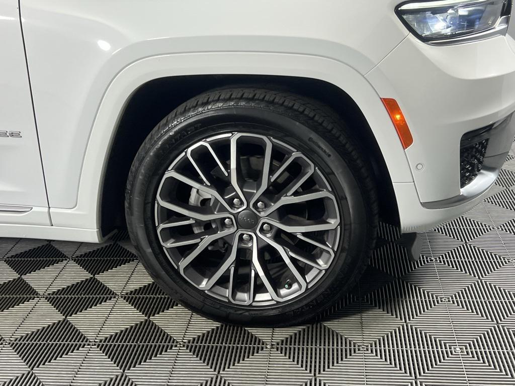 used 2024 Jeep Grand Cherokee L car, priced at $47,675