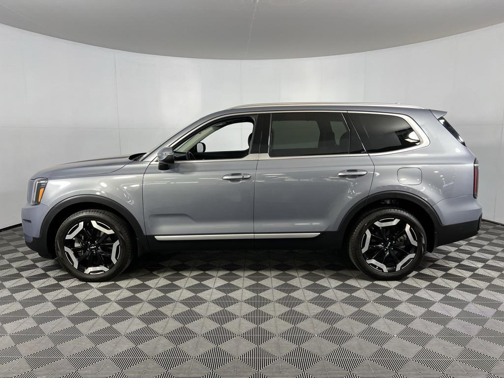 used 2024 Kia Telluride car, priced at $37,875