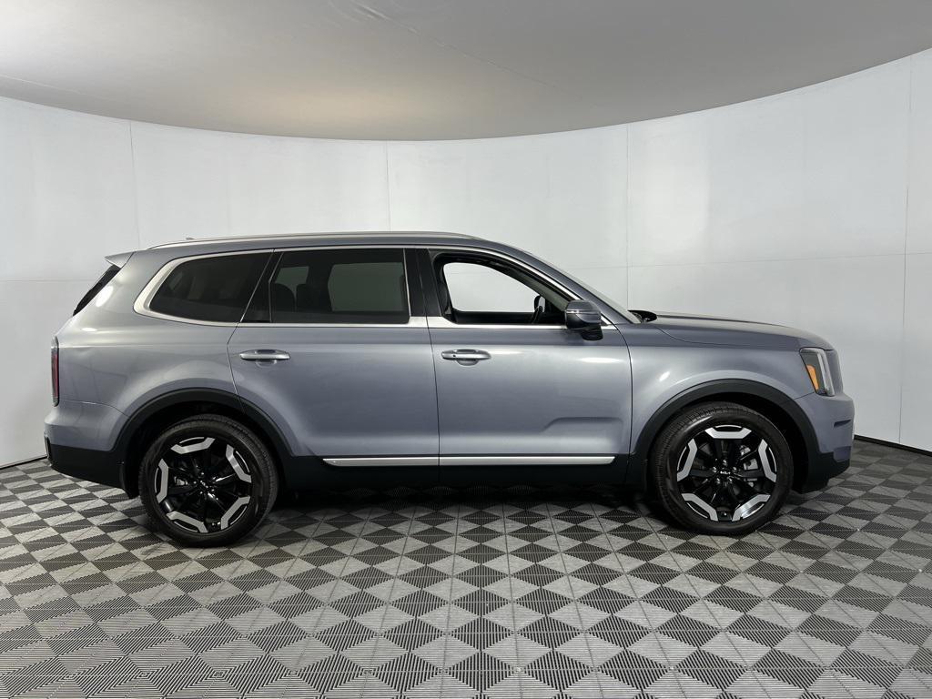 used 2024 Kia Telluride car, priced at $37,875