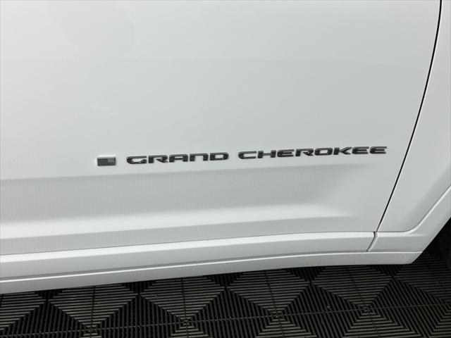 used 2022 Jeep Grand Cherokee car, priced at $33,175