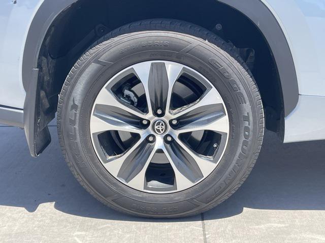 used 2023 Toyota Highlander car, priced at $39,973