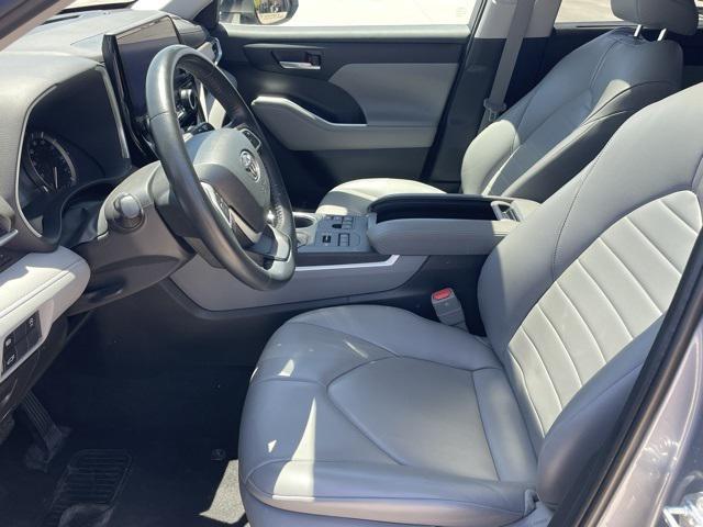 used 2023 Toyota Highlander car, priced at $39,973