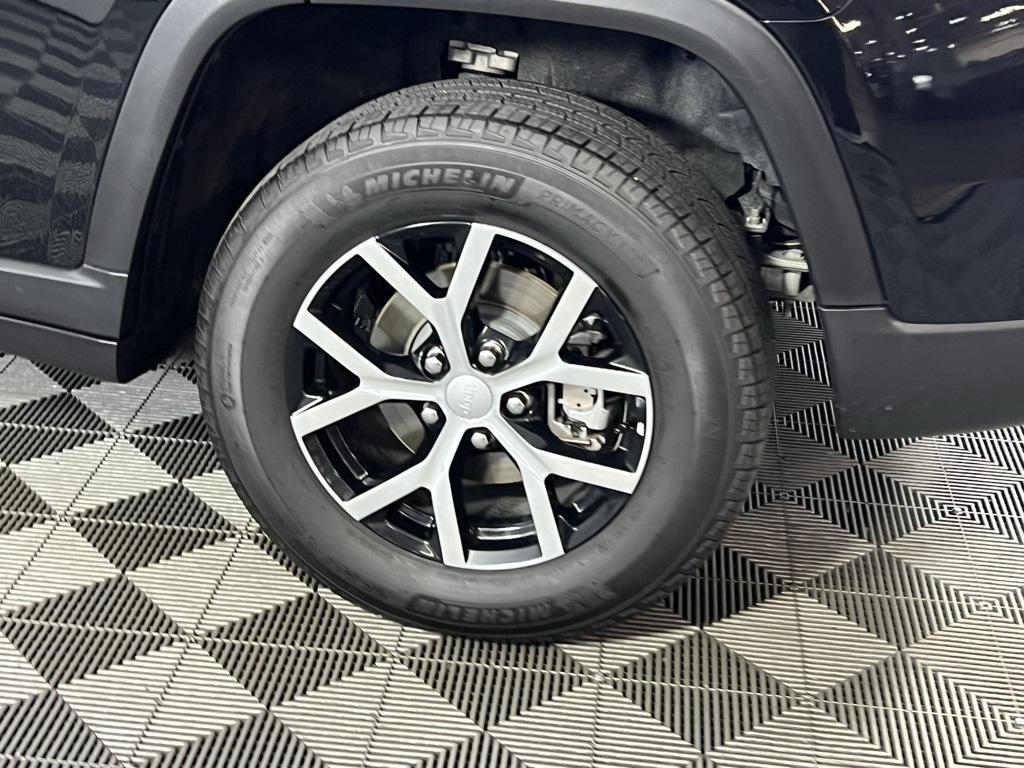 used 2024 Jeep Grand Cherokee car, priced at $34,173