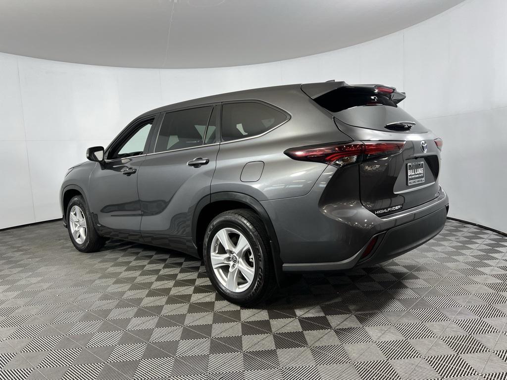used 2024 Toyota Highlander Hybrid car, priced at $38,273