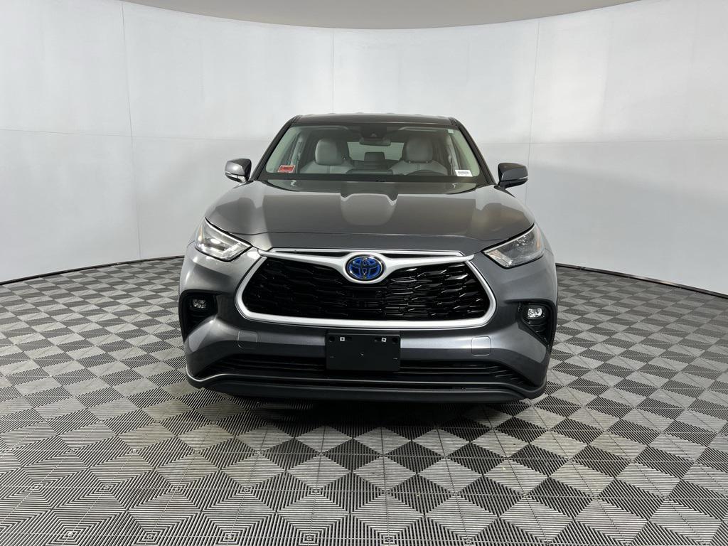 used 2024 Toyota Highlander Hybrid car, priced at $38,273