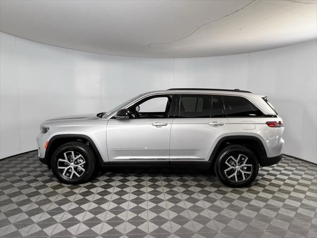 used 2024 Jeep Grand Cherokee car, priced at $33,575