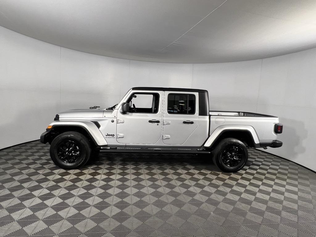 used 2022 Jeep Gladiator car, priced at $31,473