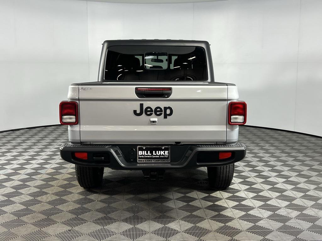 used 2022 Jeep Gladiator car, priced at $31,473