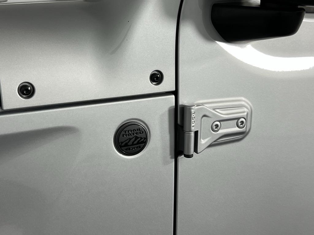 used 2022 Jeep Gladiator car, priced at $31,473