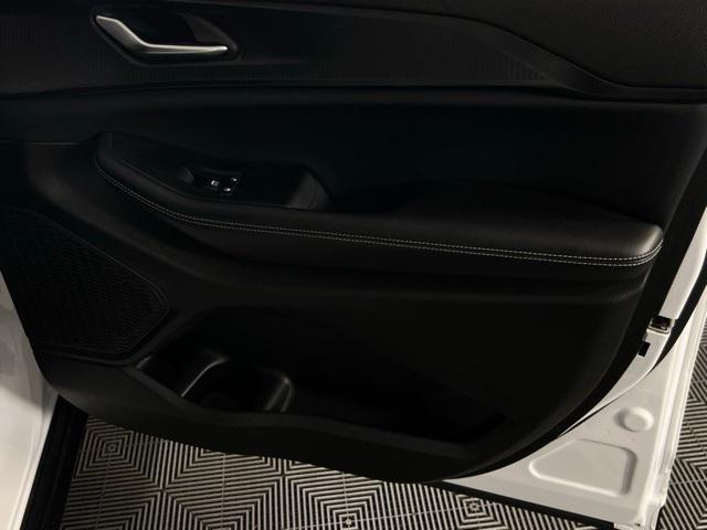 used 2023 Jeep Grand Cherokee car, priced at $31,737