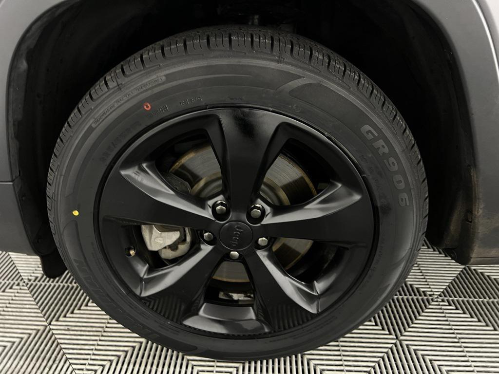 used 2019 Jeep Cherokee car, priced at $15,395
